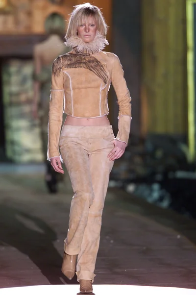 Look 50